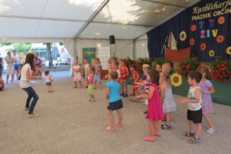 KNOBLEHARJEVO 2012- Otroški živ žav 19